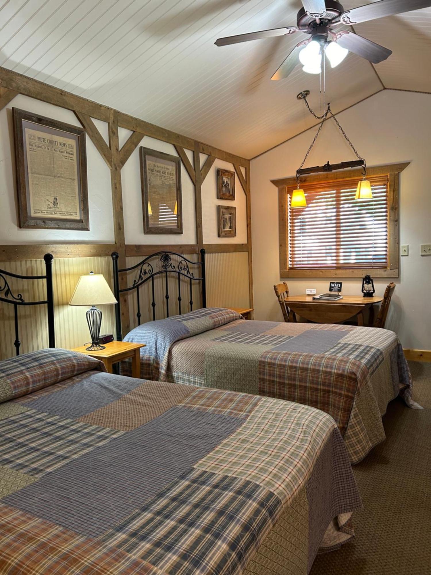 Moore'S Old Pine Inn Marysvale 외부 사진